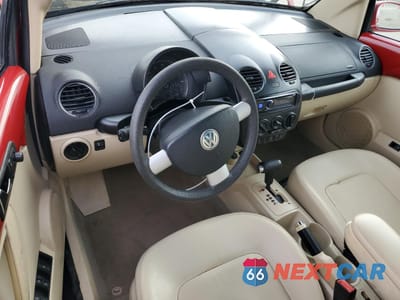 Zdjęcie 8 z 12 samochodu: 2006 VOLKSWAGEN NEW BEETLE CONVERTIBLE OPTION PACKAGE 1 VIN:3VWRF31Y66M307526 - miniatura