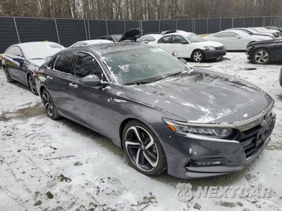 Czwarte zdjęcie samochodu z boku: 2018 HONDA ACCORD SPORT VIN:1HGCV1F32JA195439 - miniatura