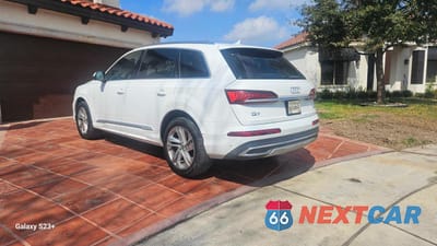 Czwarte zdjęcie samochodu z boku: 2023 AUDI Q7 PREMIUM PLUS VIN:WA1LXBF74PD010293 - miniatura