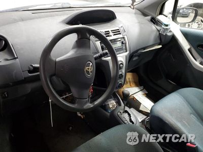 Zdjęcie 8 z 12 samochodu: 2007 TOYOTA YARIS VIN:JTDJT923775059471 - miniatura