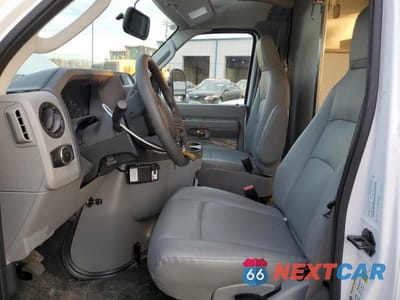 Zdjęcie 7 z 13 samochodu: 2025 FORD ECONOLINE E450 SUPER DUTY CUTAWAY VAN VIN:1FDXE4FN5SDD04412 - miniatura