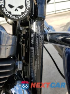 Zdjęcie 9 z 10 samochodu: 2017 HARLEY-DAVIDSON XL883 SUPERLOW VIN:1HD4CR21XHC443526 - miniatura