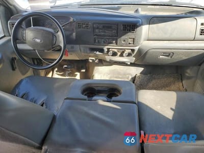 Zdjęcie 8 z 12 samochodu: 2004 FORD F350 SUPER DUTY VIN:1FDWX36PX4EC15630 - miniatura