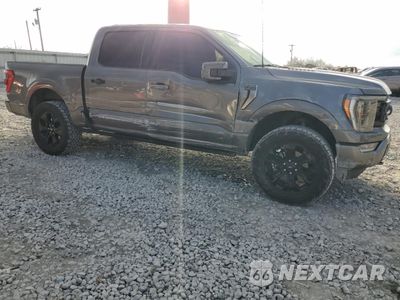 Czwarte zdjęcie samochodu z boku: 2023 FORD F150 SUPERCREW VIN:1FTFW1E83PFB96116 - miniatura