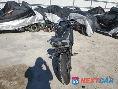 Zdjęcie 6 z 8 samochodu: 2023 KAWASAKI EX650 P VIN:ML5EXEP11PDA96427 - miniatura