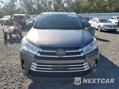 Piąte zdjęcie samochodu w środku: 2018 TOYOTA HIGHLANDER SE VIN:5TDJZRFH9JS862367 - miniatura