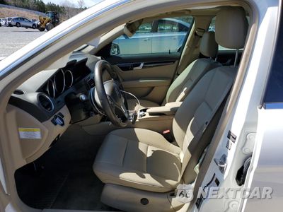 Zdjęcie 7 z 12 samochodu: 2014 MERCEDES-BENZ C 250 VIN:WDDGF4HB9EA932828 - miniatura