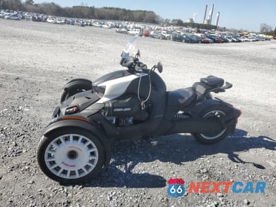 Trzecie zdjęcie samochodu z tyłu: 2022 CAN-AM RYKER RALLY EDITION VIN:3JB2HEH29NJ001919 - miniatura