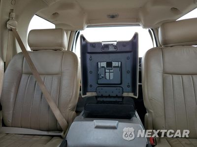 Zdjęcie 10 z 13 samochodu: 2005 LINCOLN NAVIGATOR VIN:5LMFU27505LJ13912 - miniatura