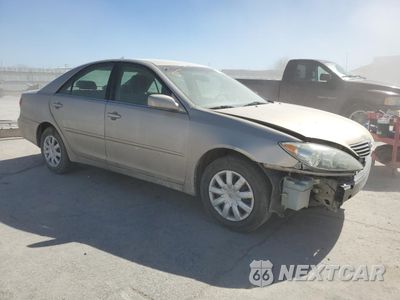 Czwarte zdjęcie samochodu z boku: 2005 TOYOTA CAMRY LE VIN:4T1BE32KX5U547993 - miniatura