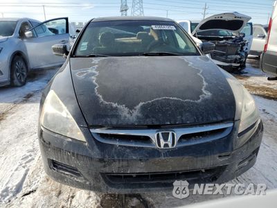 Piąte zdjęcie samochodu w środku: 2006 HONDA ACCORD SE VIN:1HGCM56326A033117 - miniatura