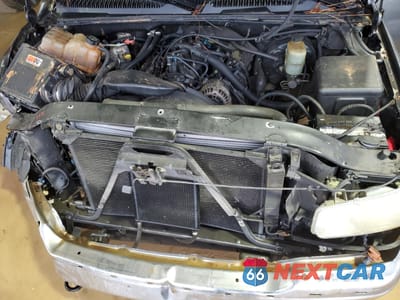 Zdjęcie 11 z 13 samochodu: 2001 GMC NEW SIERRA C1500 VIN:2GTEC19V011321866 - miniatura