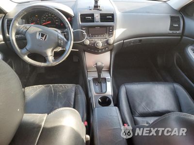 Zdjęcie 8 z 14 samochodu: 2005 HONDA ACCORD EX VIN:1HGCM56805A011188 - miniatura