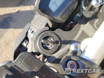 Zdjęcie 8 z 10 samochodu: 2017 YAMAHA FZ09 VIN:JYARN53EXHA000327 - miniatura