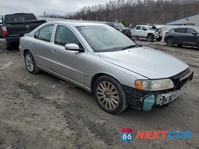 Czwarte zdjęcie samochodu z boku: 2005 VOLVO S60 T5 VIN:YV1RS547652456564 - miniatura