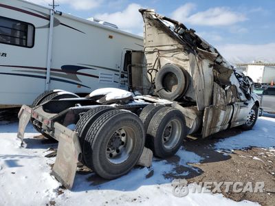 Czwarte zdjęcie samochodu z boku: 2023 VOLVO VNL SEMI TRUCK VIN:4V4NC9EH5PN624572 - miniatura
