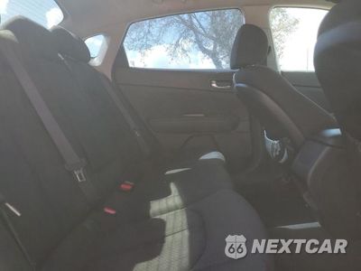 Zdjęcie 10 z 12 samochodu: 2016 KIA OPTIMA LX VIN:5XXGT4L39GG113277 - miniatura
