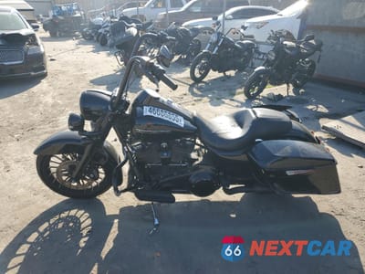 Trzecie zdjęcie samochodu z tyłu: 2018 HARLEY-DAVIDSON FLHRXS VIN:1HD1KVC34JB623711 - miniatura