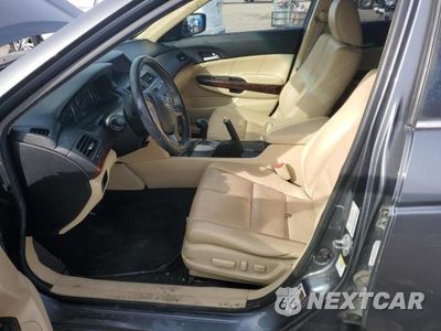Zdjęcie 13 z 28 samochodu: 2010 HOND ACCORD CRO VIN:5J6TF2H5XAL012917 - miniatura