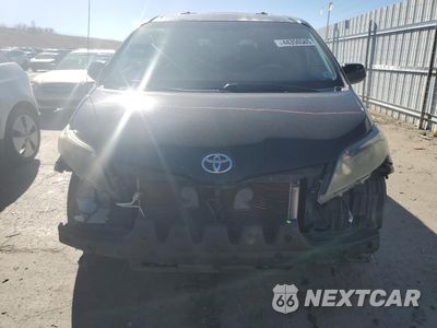 Piąte zdjęcie samochodu w środku: 2013 TOYOTA SIENNA SPORT VIN:5TDXK3DC2DS393730 - miniatura