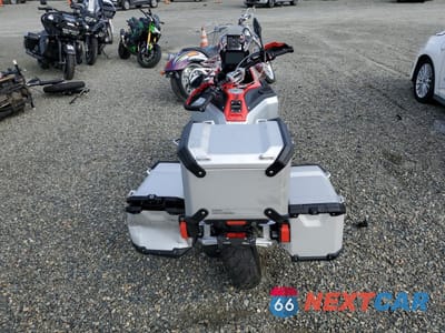Czwarte zdjęcie samochodu z boku: 2025 BMW R 1300 GS ADVENTURE VIN:WB10M3300S6K82297 - miniatura