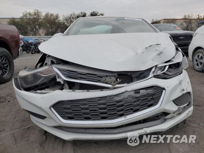 Piąte zdjęcie samochodu w środku: 2017 CHEVROLET CRUZE LT VIN:3G1BE6SM3HS570276 - miniatura
