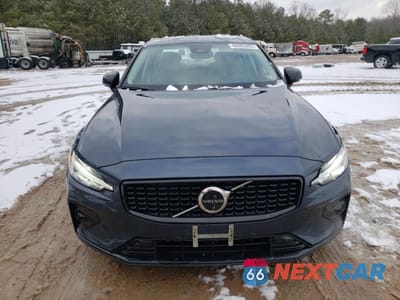 Piąte zdjęcie samochodu w środku: 2024 VOLVO S60 PLUS VIN:7JRL12FL7RG314435 - miniatura