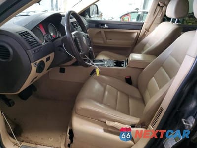 Zdjęcie 7 z 13 samochodu: 2010 VOLKSWAGEN TOUAREG TDI VIN:WVGFK6A99AD000041 - miniatura