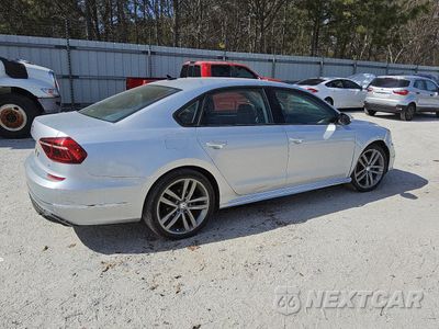 Trzecie zdjęcie samochodu z tyłu: 2018 VOLKSWAGEN PASSAT S VIN:1VWAA7A37JC031116 - miniatura