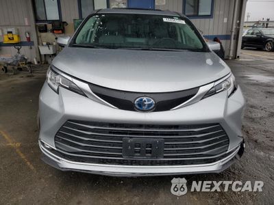Piąte zdjęcie samochodu w środku: 2023 TOYOTA SIENNA LIMITED VIN:5TDZSKFC0PS081541 - miniatura