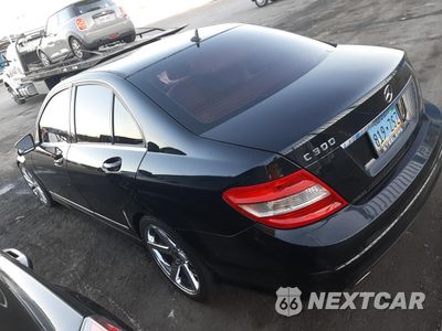 Drugie zdjęcie samochodu z przodu: 2011 MERCEDES-BENZ C 300 VIN:WDDGF5EB3BA521186 - miniatura