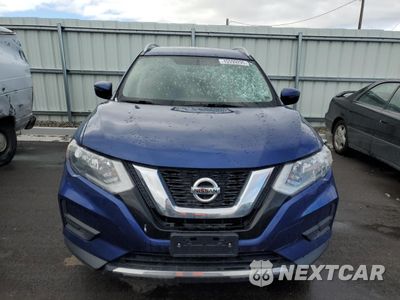 Piąte zdjęcie samochodu w środku: 2017 NISSAN ROGUE S VIN:JN8AT2MV4HW021654 - miniatura