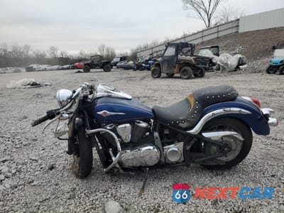Trzecie zdjęcie samochodu z tyłu: 2011 KAWASAKI VN900 D VIN:JKAVN2D11BA042030 - miniatura