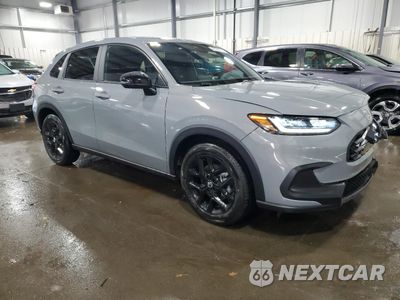 Czwarte zdjęcie samochodu z boku: 2025 HONDA HR-V SPORT VIN:3CZRZ2H56SM754393 - miniatura
