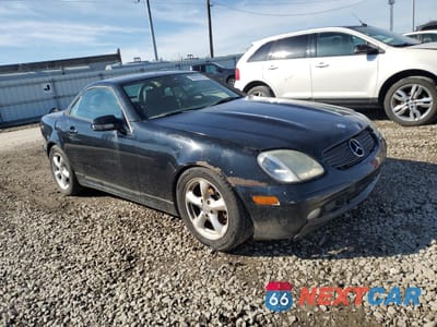 Czwarte zdjęcie samochodu z boku: 2001 MERCEDES-BENZ SLK 320 VIN:WDBKK65F81F229400 - miniatura