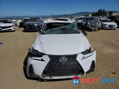 Piąte zdjęcie samochodu w środku: 2017 LEXUS IS 350 VIN:JTHBE1D23H5030649 - miniatura