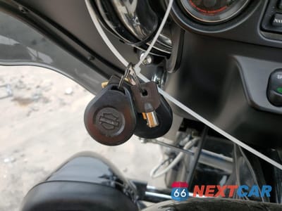 Zdjęcie 8 z 9 samochodu: 2009 HARLEY-DAVIDSON FLHTCUTG VIN:1HD1MAM109Y851942 - miniatura