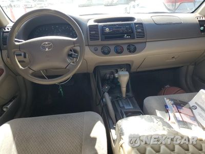Zdjęcie 8 z 12 samochodu: 2002 TOYOTA CAMRY LE VIN:JTDBE32K120104901 - miniatura
