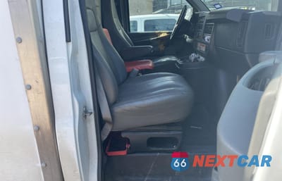 Piąte zdjęcie samochodu w środku: 2011 GMC SAVANA CUTAWAY G3500 VIN:1GDY72CA8B1903052 - miniatura