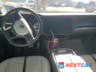 Zdjęcie 8 z 13 samochodu: 2023 RIVIAN R1T ADVENTURE VIN:7FCTGAAA0PN021721 - miniatura