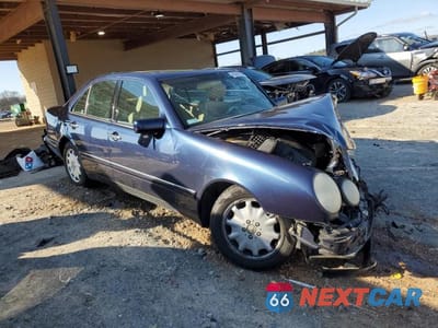 Czwarte zdjęcie samochodu z boku: 1998 MERCEDES-BENZ E 320 VIN:WDBJF65F7WA559503 - miniatura