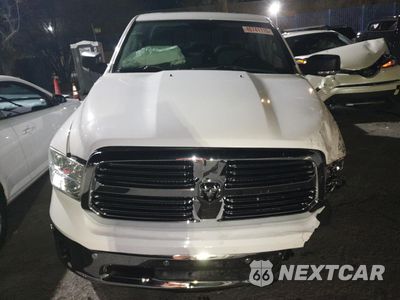 Piąte zdjęcie samochodu w środku: 2018 RAM 1500 SLT VIN:1C6RR6LM8JS226007 - miniatura