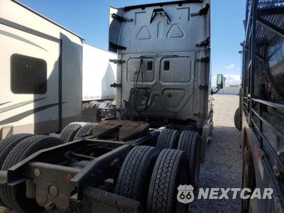Czwarte zdjęcie samochodu z boku: 2015 FREIGHTLINER CASCADIA 125 VIN:3AKJGLD52FSGA7821 - miniatura