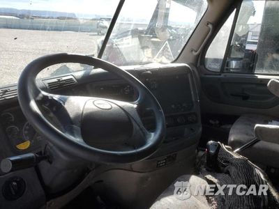 Zdjęcie 6 z 10 samochodu: 2015 FREIGHTLINER CASCADIA 125 VIN:3AKJGLD52FSGA7821 - miniatura