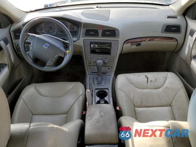 Zdjęcie 8 z 13 samochodu: 2003 VOLVO V70 VIN:YV1SW61T732301158 - miniatura