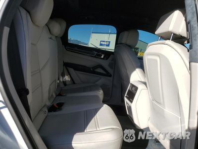 Zdjęcie 11 z 15 samochodu: 2021 PORSCHE CAYENNE GTS COUPE VIN:WP1BG2AY9MDA49845 - miniatura
