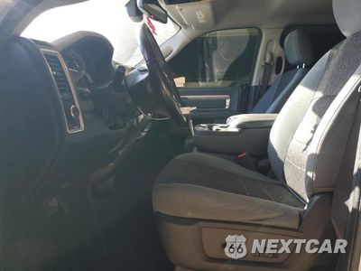 Zdjęcie 7 z 13 samochodu: 2019 RAM 1500 CLASSIC SLT VIN:1C6RR6TT7KS711599 - miniatura