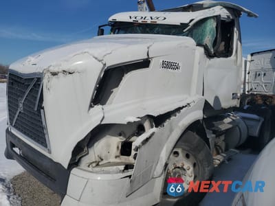 Zdjęcie 9 z 10 samochodu: 2006 VOLVO VN VNL VIN:4V4NC9GG56N418946 - miniatura