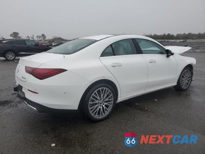 Trzecie zdjęcie samochodu z tyłu: 2025 MERCEDES-BENZ CLA 250 4MATIC VIN:W1K5J4HB7SN497687 - miniatura