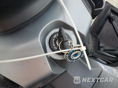 Zdjęcie 8 z 9 samochodu: 2015 BMW C650 GT VIN:WB1013404FZT97464 - miniatura
